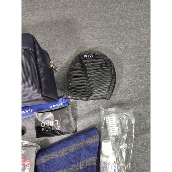 DELTA ONE TUMI  Traveling Soft Case Amenity Kit NEW Sealed - Picture 9 of 11